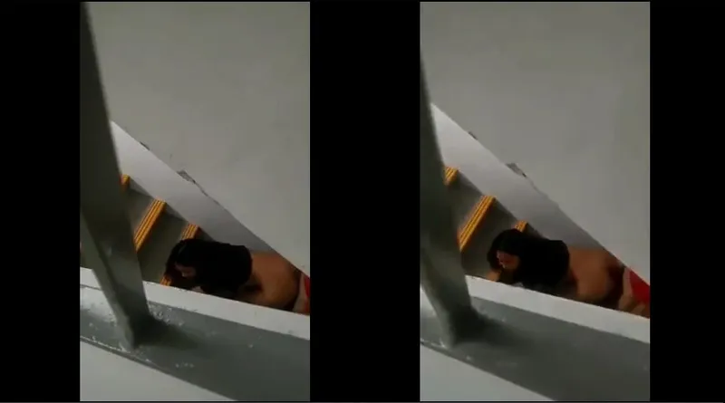 Quay lén "đi ngoài" lén lút ở thang bộ chung cư