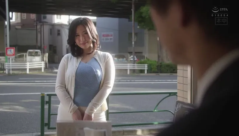 Người chồng yếu không làm lên đỉnh, vợ yêu lên mạng tìm trai trẻ đụ khỏe