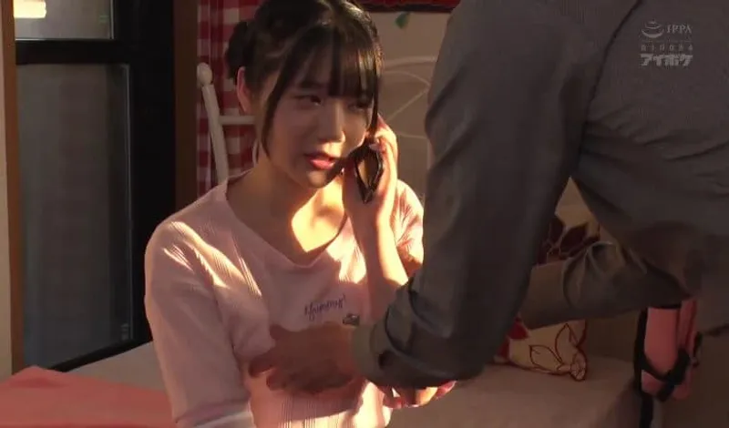 Bố dượng phát hiện bé ngoan riêng của vợ yêu là diễn viên jav