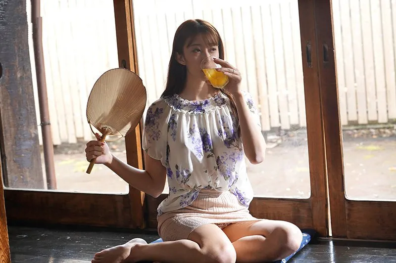 Mùa hè buồn chán ở quê làm tình cô vợ cạnh bên nhà thiếu thốn vì lấy người chồng già